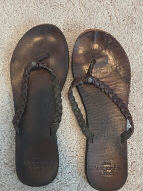 Abercrombie & Fitch Brown Braided Leather Flip Flops